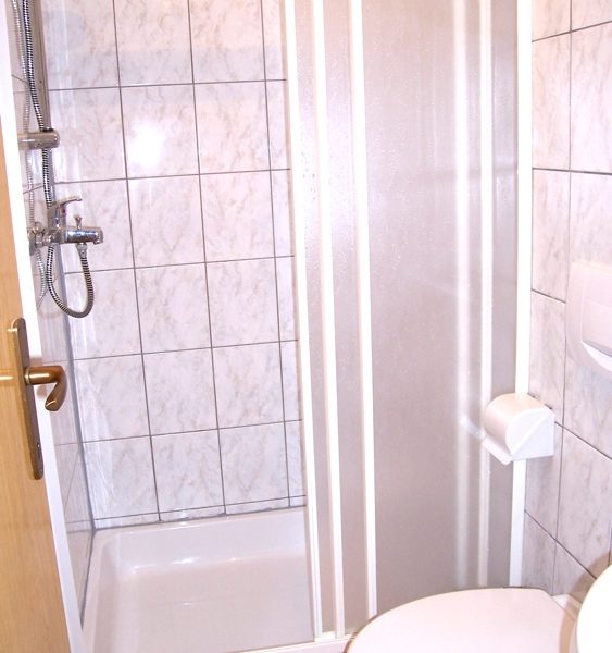 novalja-zrce-ferienhaus-dusche